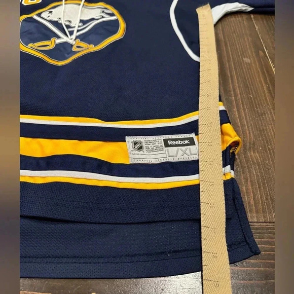 Ryan Miller Buffalo Sabres Vintage NHL Hockey Jersey - Picture 13 of 14